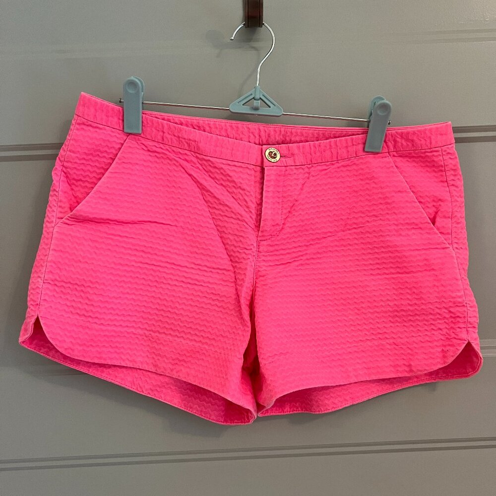Lilly Pulitzer Bright Pink textured shorts size 4